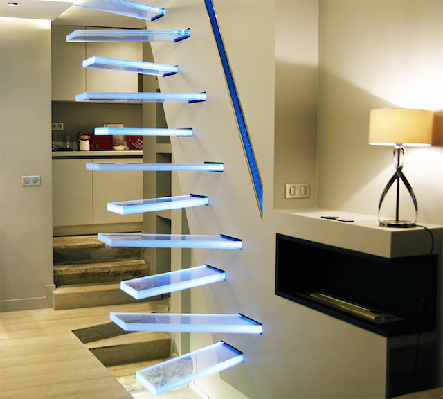 Illuminated Glass Staircase-2