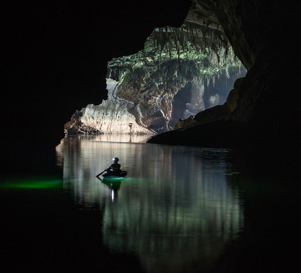 Incredible Hidden Cave in Laos_17