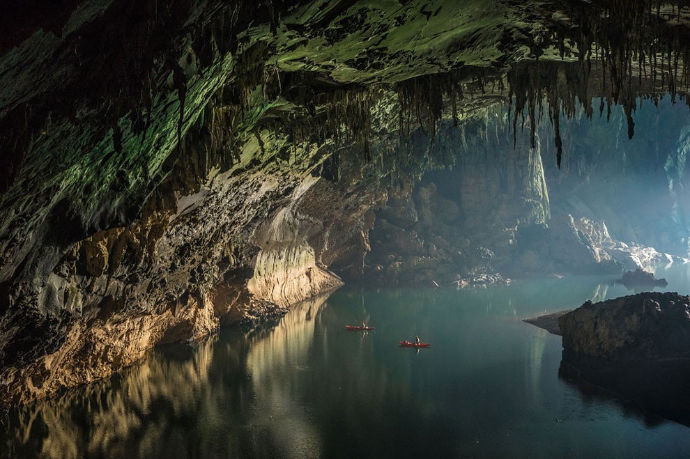 Incredible Hidden Cave in Laos_18