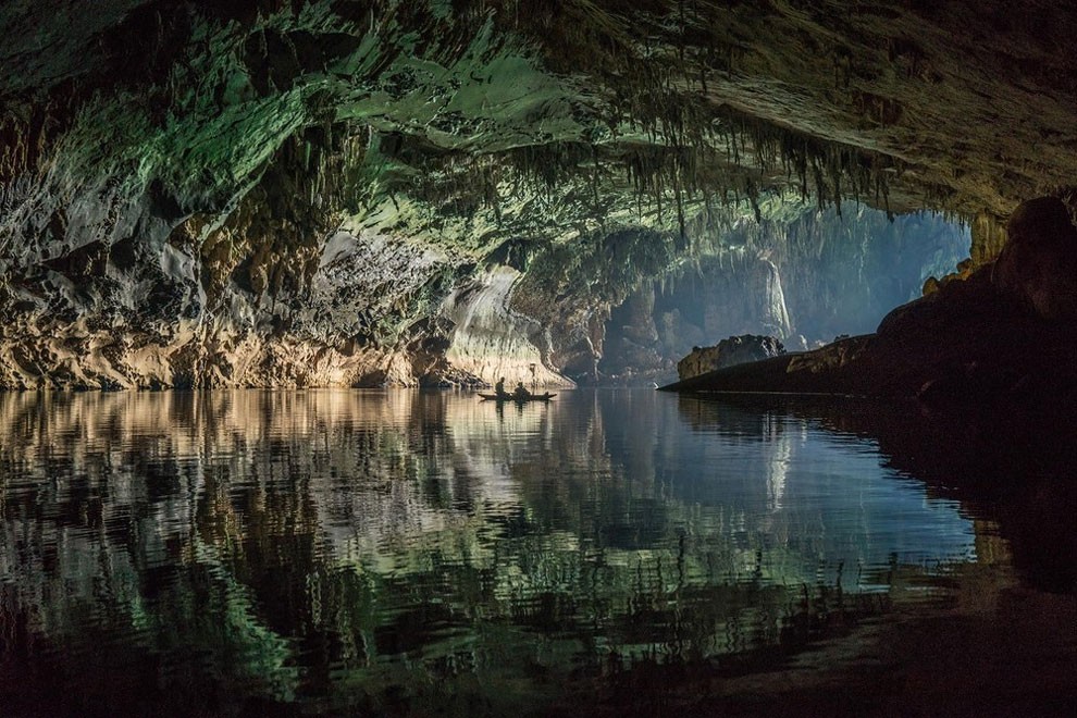 Incredible Hidden Cave in Laos_8