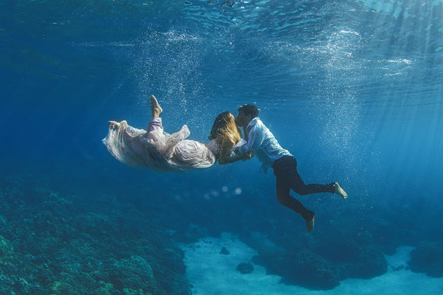 The Underwater Wedding Portraits_0