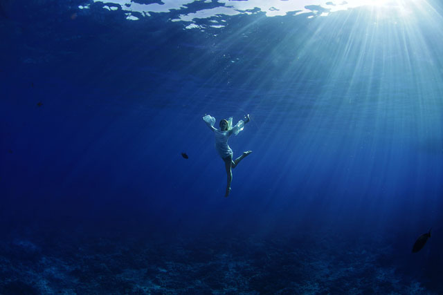 The Underwater Wedding Portraits_7