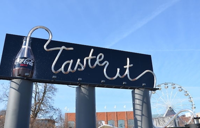 Drinkable Billboard Serving Coca Cola