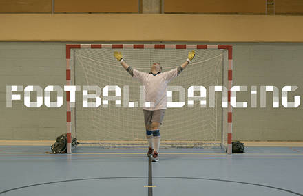 Líbero magazine proves that men can actually dance.