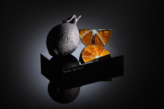 Sliced Glass Fruits Sculptures – Fubiz Media