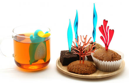 VivaBoo Tea Infuser & Vivid Coral Picks by Gongdreen