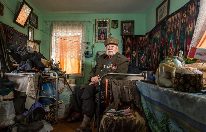 Portraits of World War II Survivors