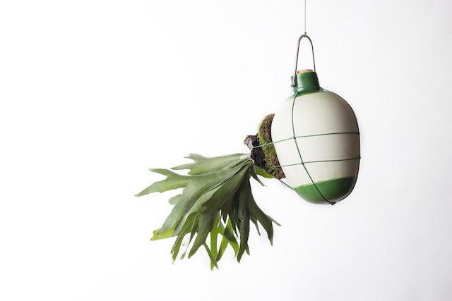 Suspended-Ceramic-Vases-0