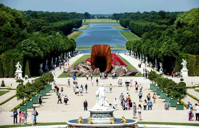 Anish Kapoor Exhibition in Versailles Palace