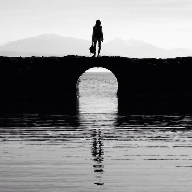 black-and-white-photography-of-silhouettes-fubiz-media