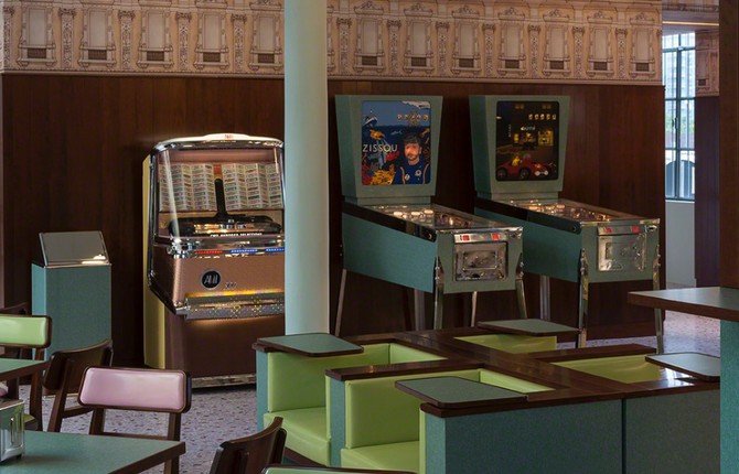 Wes Anderson Vintage Bar in Milano