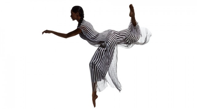 Dancers Wearing Issey Miyake Garments – Fubiz Media