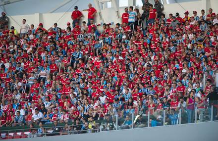 “Side by Side” action promotes the end of violence between two of the biggest rivals in South American soccer