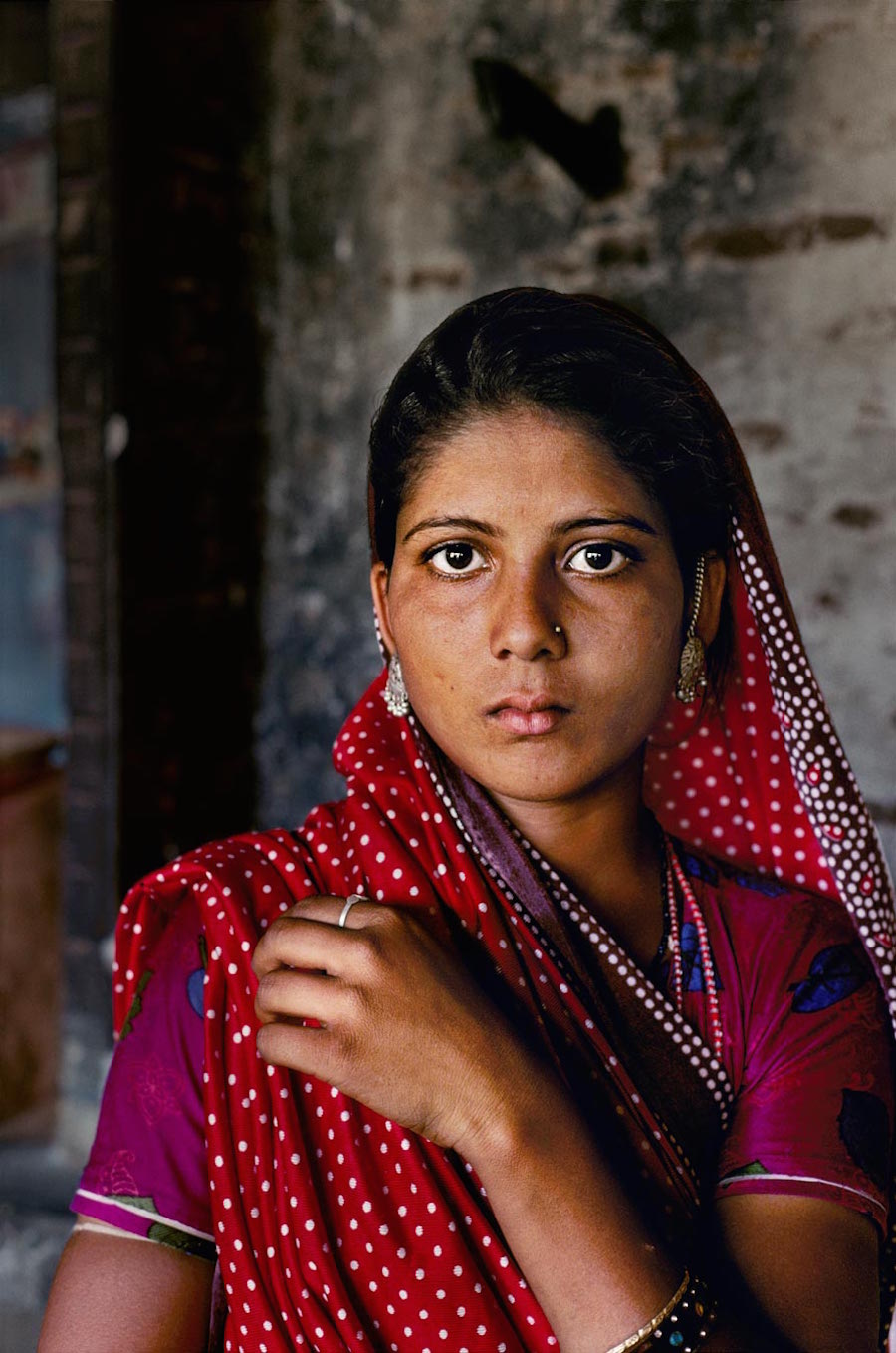 Village woman. Стив МАККАРРИ. Рабари Индия. Стив МАККАРРИ Индия. Индия люди.