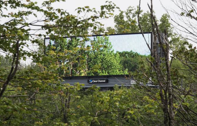 Art Billboards Instead of Ads