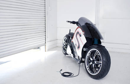 Low Riding Electric Motorcycle