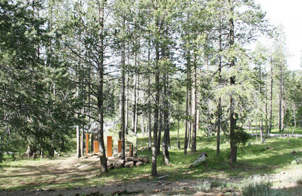 The Invisible Mirrored Barn Hidden in the Woods