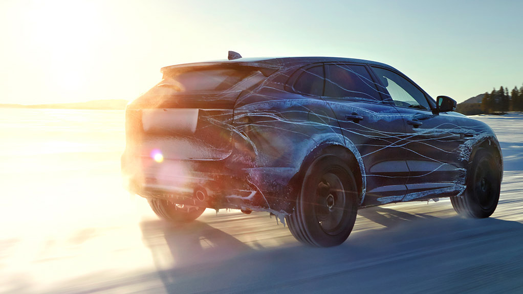 Jaguar F-Pace Camouflage1