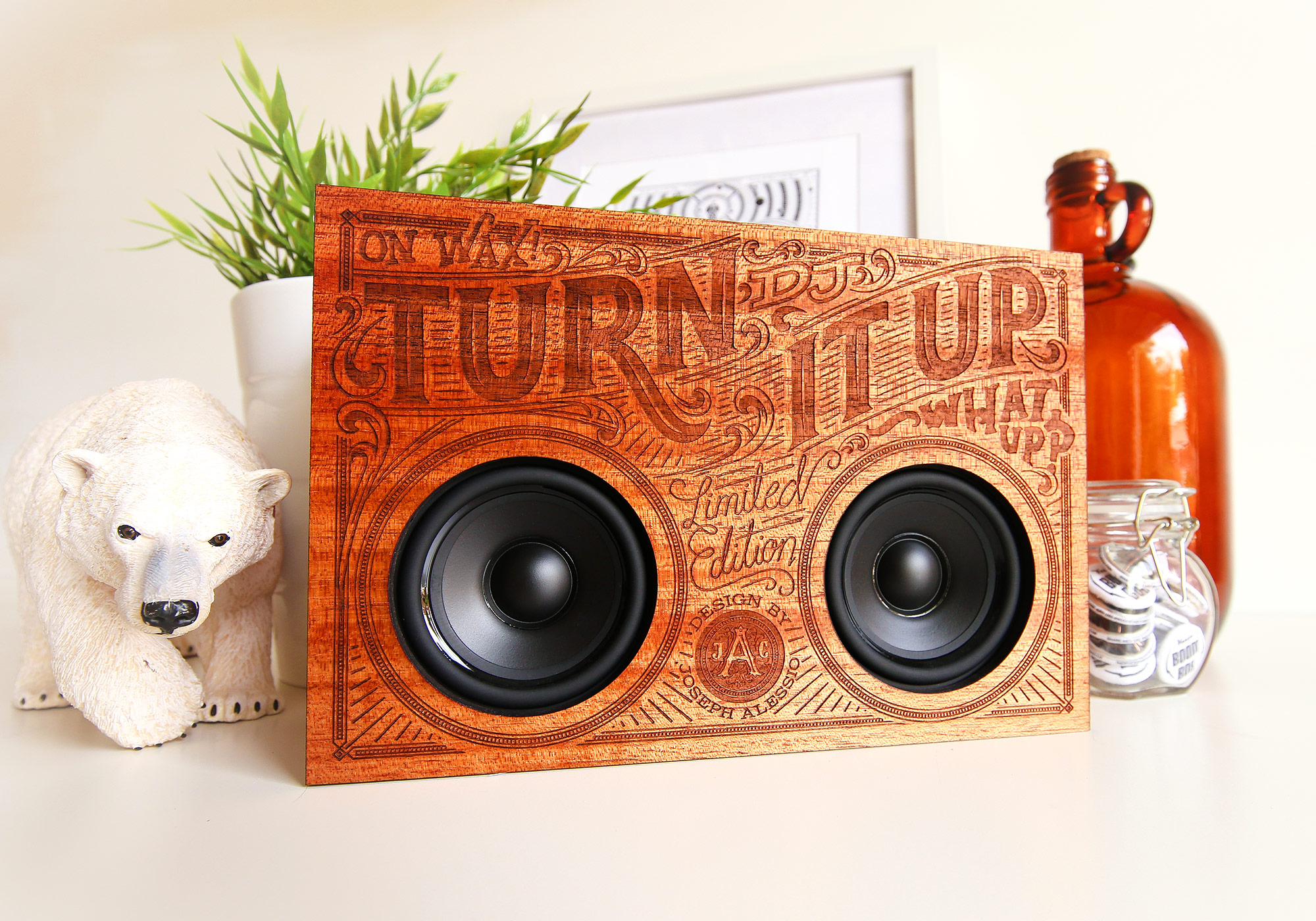 WoodenEngravedBluetoothBoombox1