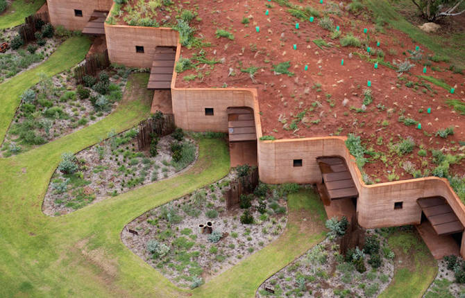 Sandy Clay and Gravel Residences in Australia