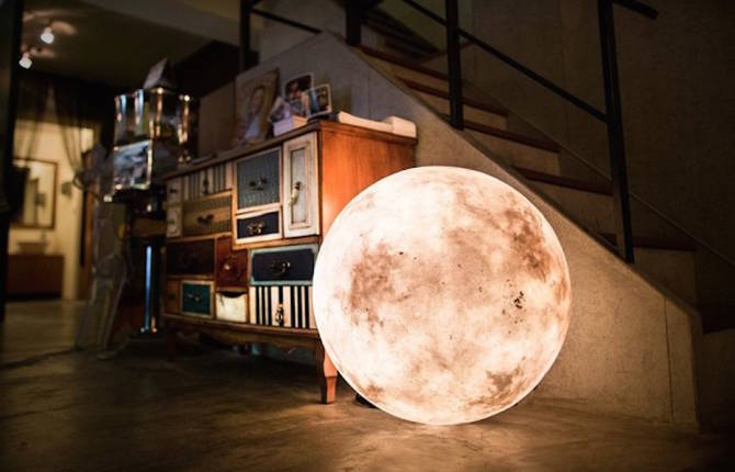 Full Moon Lamp