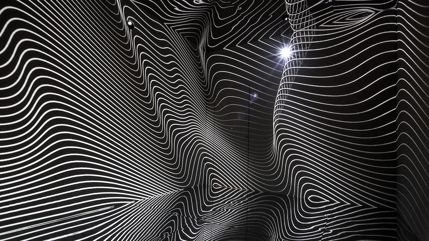 infinityroom-9