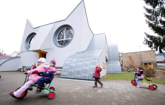 Cat-Shaped Kindergarten in Germany