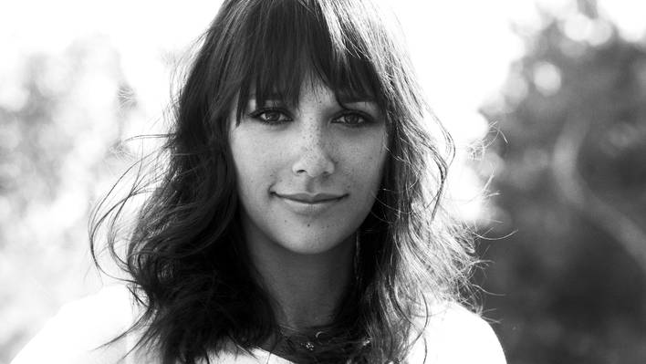 Rashida Jones Tells Her Childhood