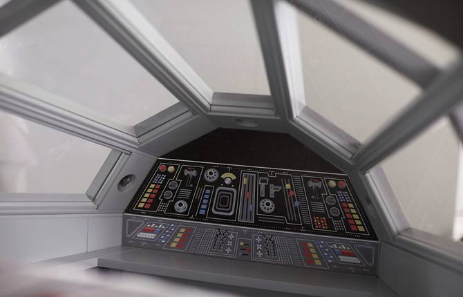 Star Wars Millenium Falcon Bed