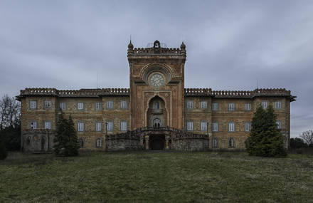 Sumptuous Abandoned Castel Photography