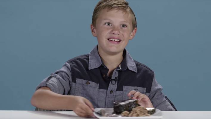 American Children Try World Dinner Specialities