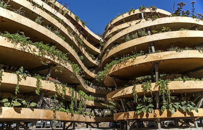 Infinite Green Sculpture