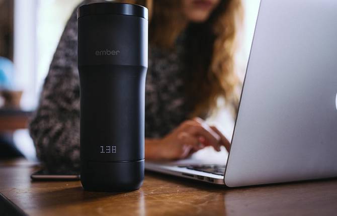 Travel Mug that Adjusts Ideal Temperature for Drinks