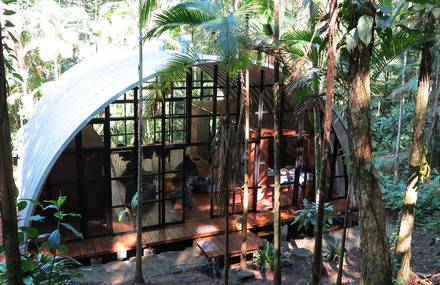 Holiday House in the Dense Brazilian Atlantic Forest