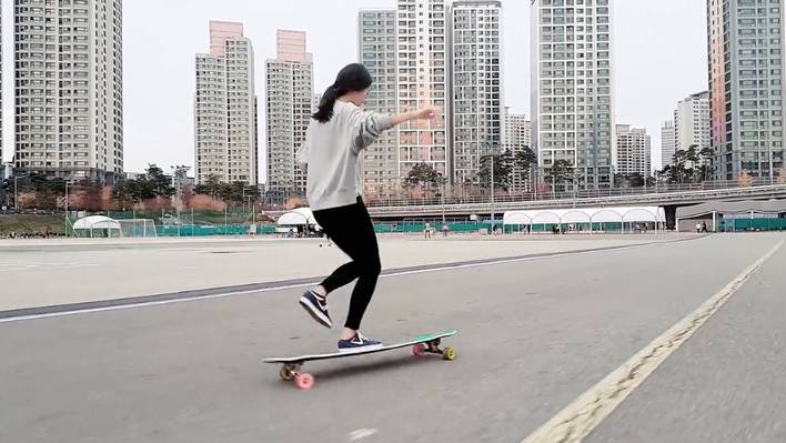 Korean Girl Longboard Dancing