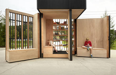 Mobile Cubic Opening Public Library to Read in Parks