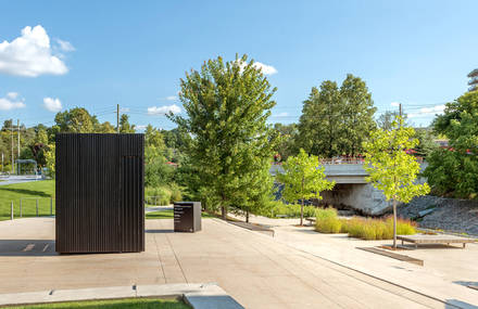 Mobile Cubic Opening Public Library to Read in Parks