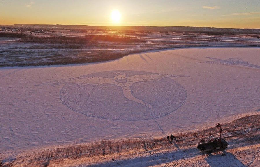 Stunning Drawings on Snow