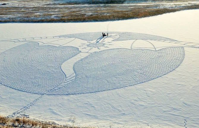 Stunning Drawings on Snow