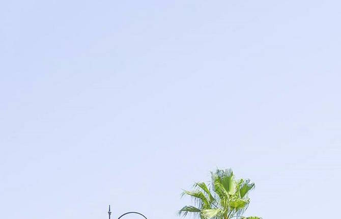 Touristic Minimalist Photography