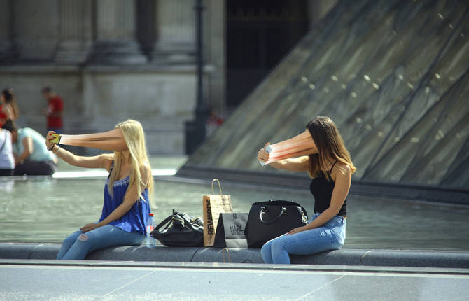 Photographs Showing Dependence to Smartphones