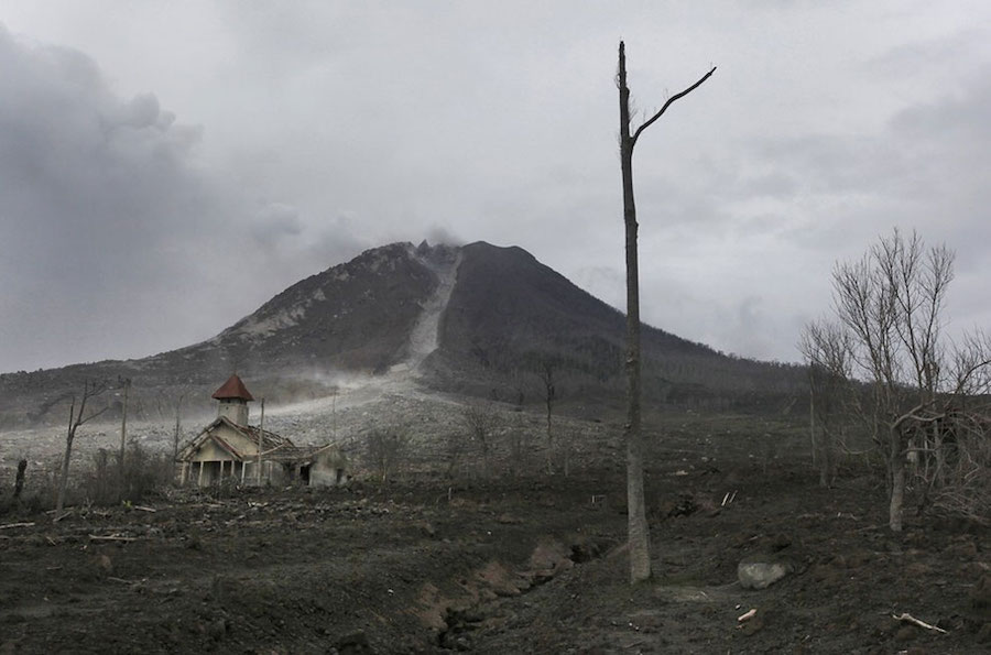 abandonedvillagesindonesia-2