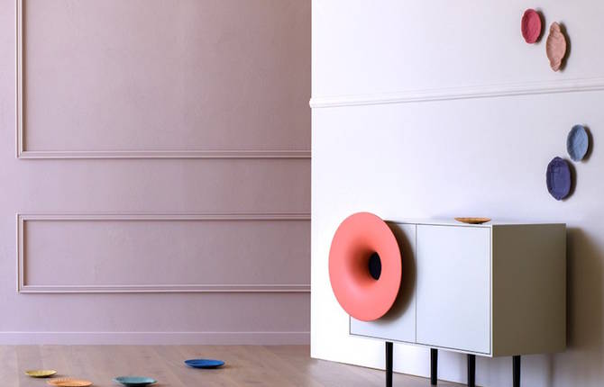 Bluetooth Music Cabinet with Trumpet-Shaped Speaker