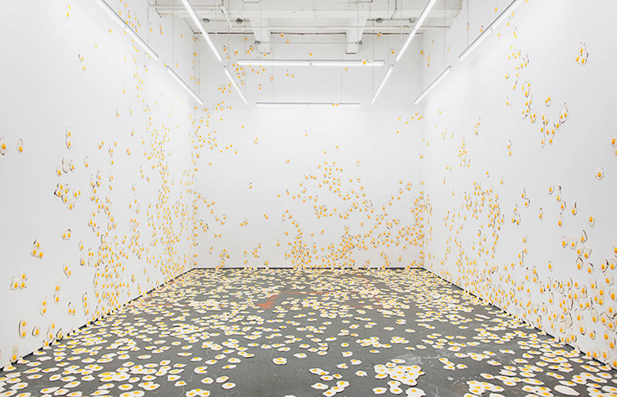 A Gallery Filled by 7000 Fried Eggs