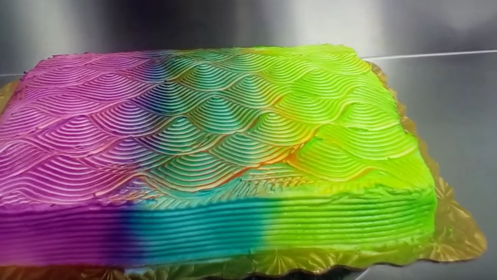 Beautiful Color Changing Cake