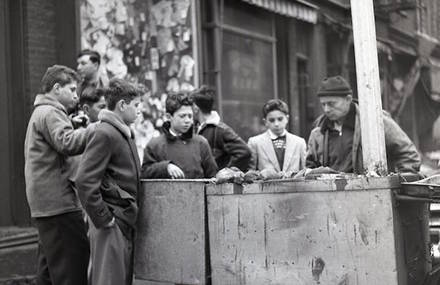 Photographs of Everyday Life in 1950s New-York City