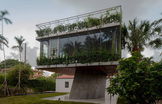 Sculptural House in Miami Beach