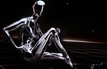 Louis Vuitton – Space Travel of the Digital Girl