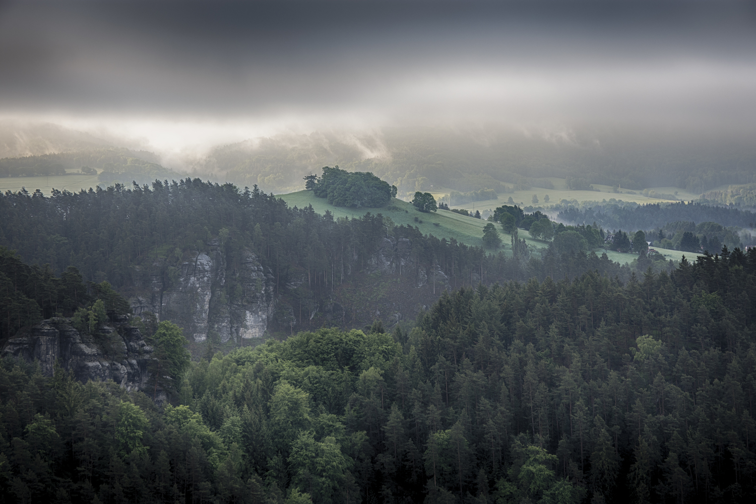 foggylandscapesswitzerland5