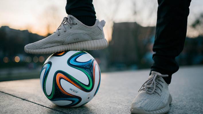 Freestyle Football x Yeezy Boost 350s